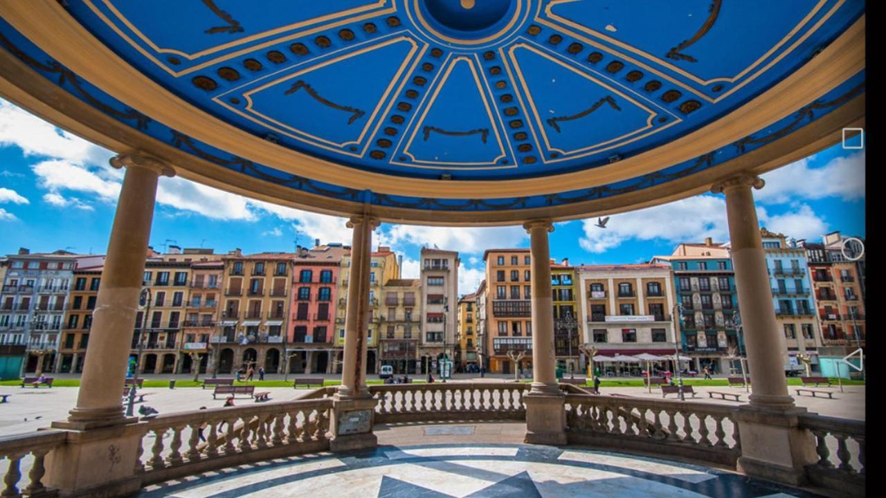 La Terraza De Zahara Apartment Pamplona Bagian luar foto