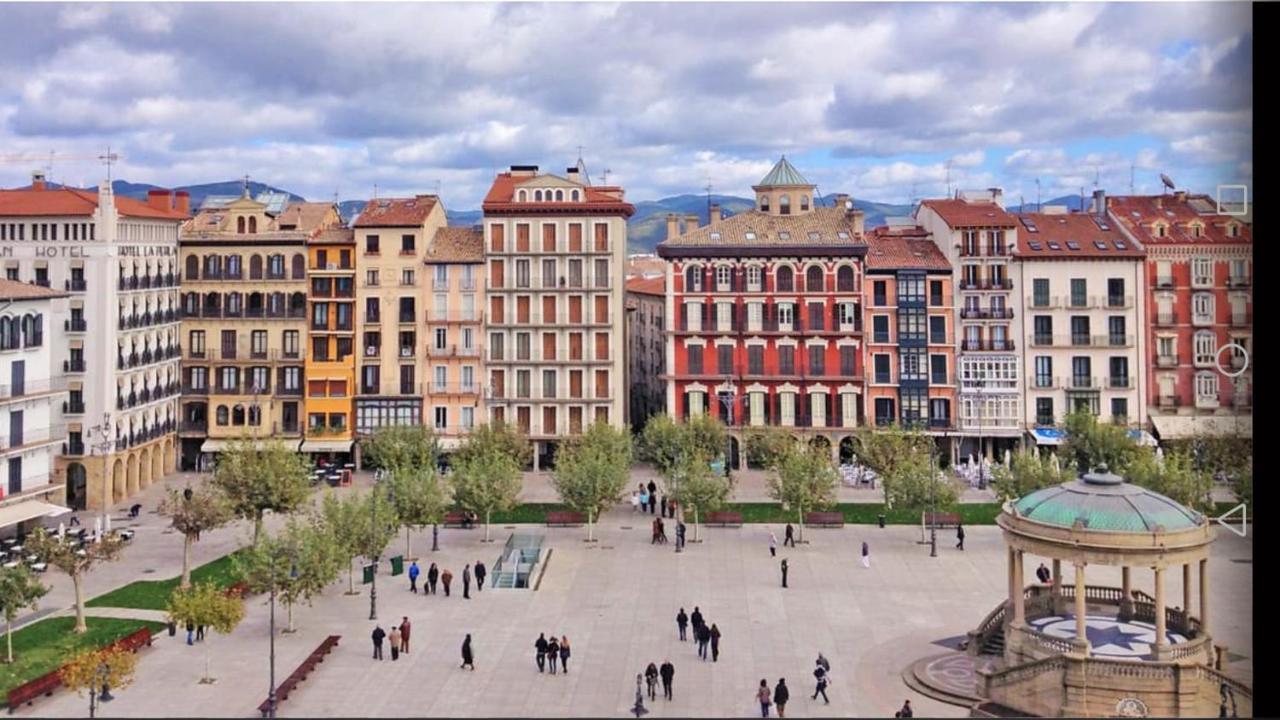 La Terraza De Zahara Apartment Pamplona Bagian luar foto